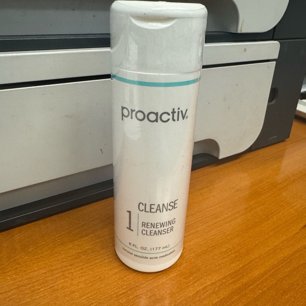 Proactiv Renewing Cleanser - new sealed